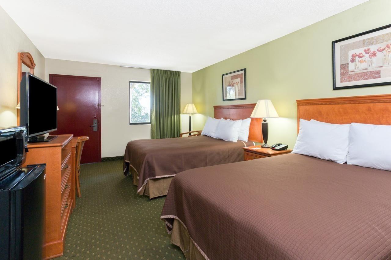 ฮาวเวิร์ด จอห์นสัน บาย วินด์แฮม ทัลลาแฮสซี Hotel แทลลาแฮสซี ภายนอก รูปภาพ