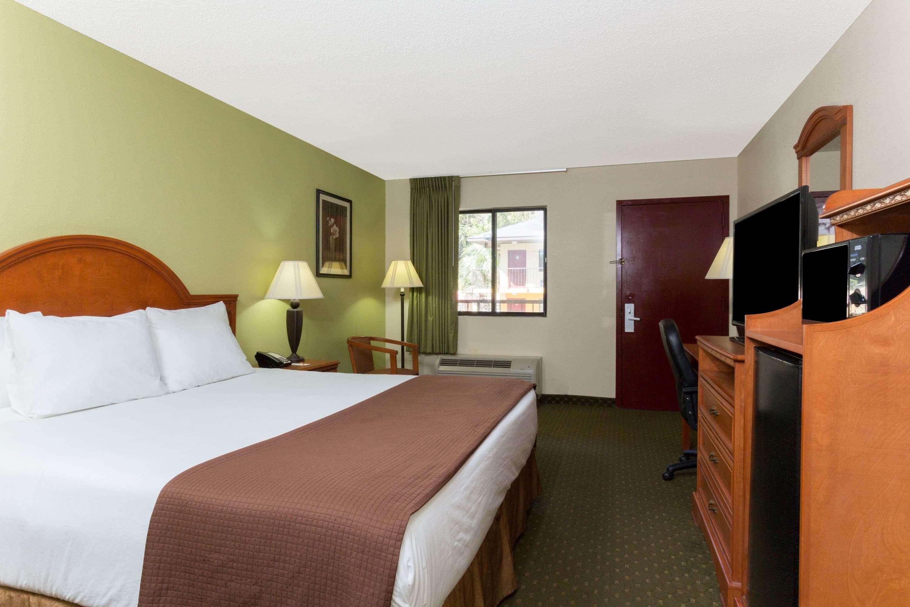 ฮาวเวิร์ด จอห์นสัน บาย วินด์แฮม ทัลลาแฮสซี Hotel แทลลาแฮสซี ภายนอก รูปภาพ
