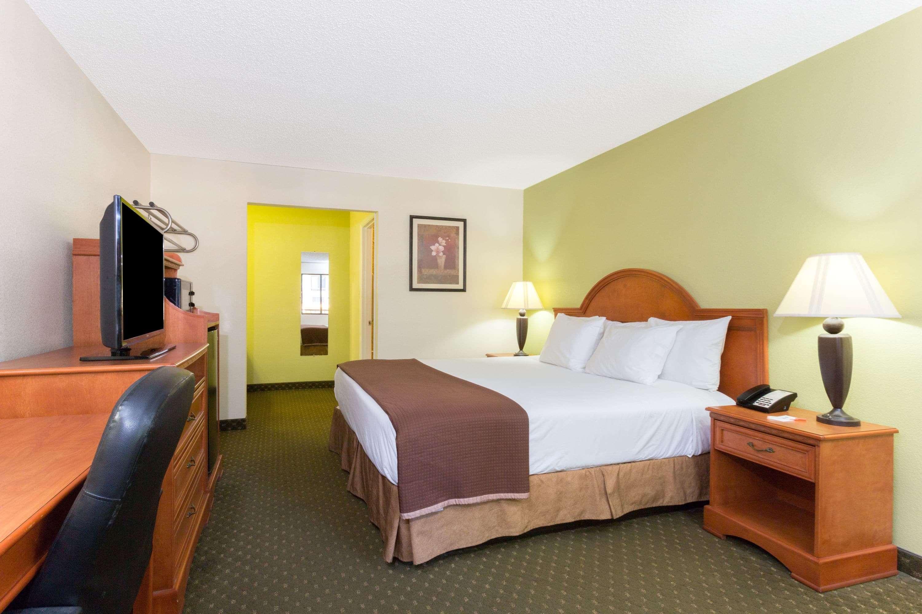 ฮาวเวิร์ด จอห์นสัน บาย วินด์แฮม ทัลลาแฮสซี Hotel แทลลาแฮสซี ภายนอก รูปภาพ