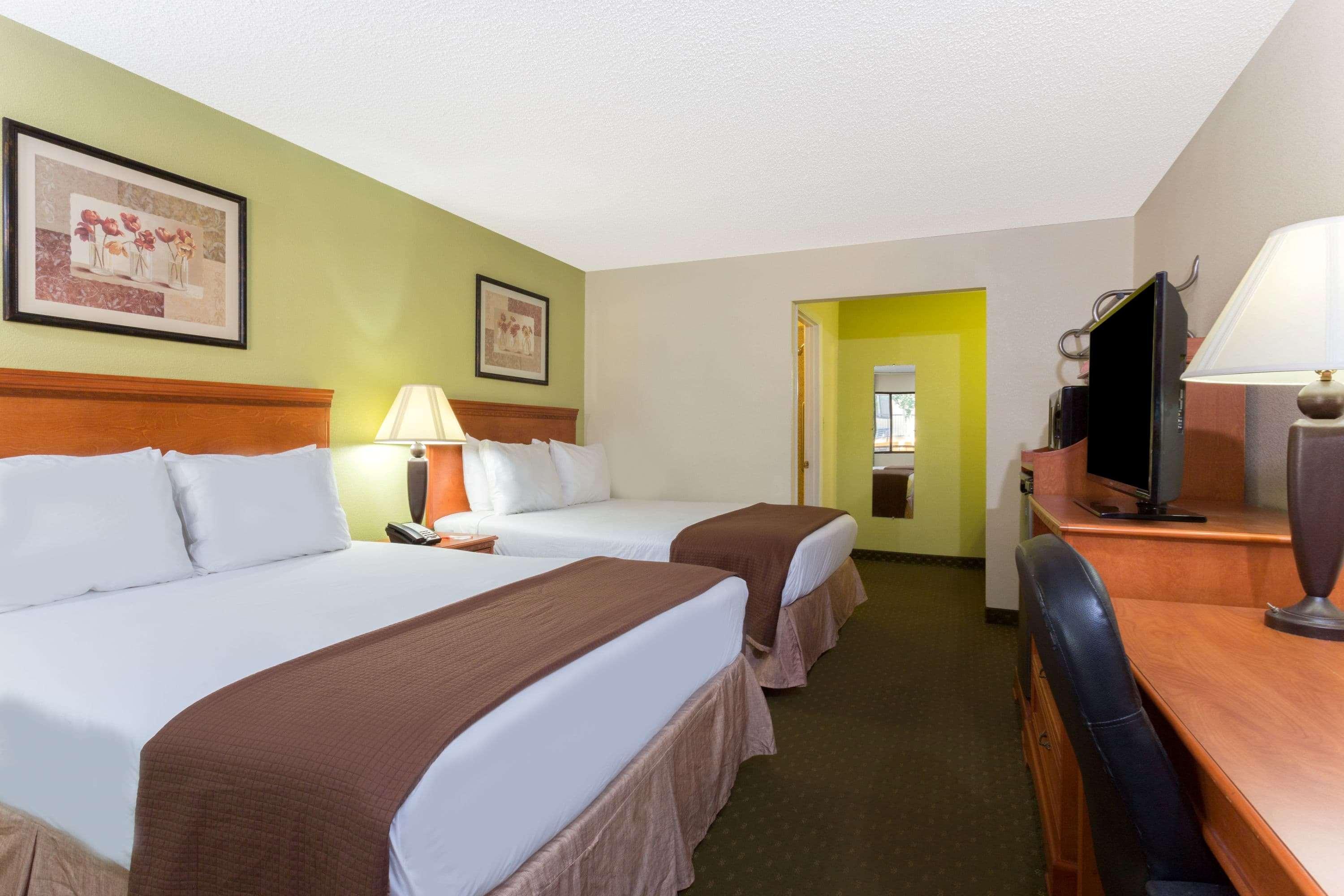 ฮาวเวิร์ด จอห์นสัน บาย วินด์แฮม ทัลลาแฮสซี Hotel แทลลาแฮสซี ภายนอก รูปภาพ