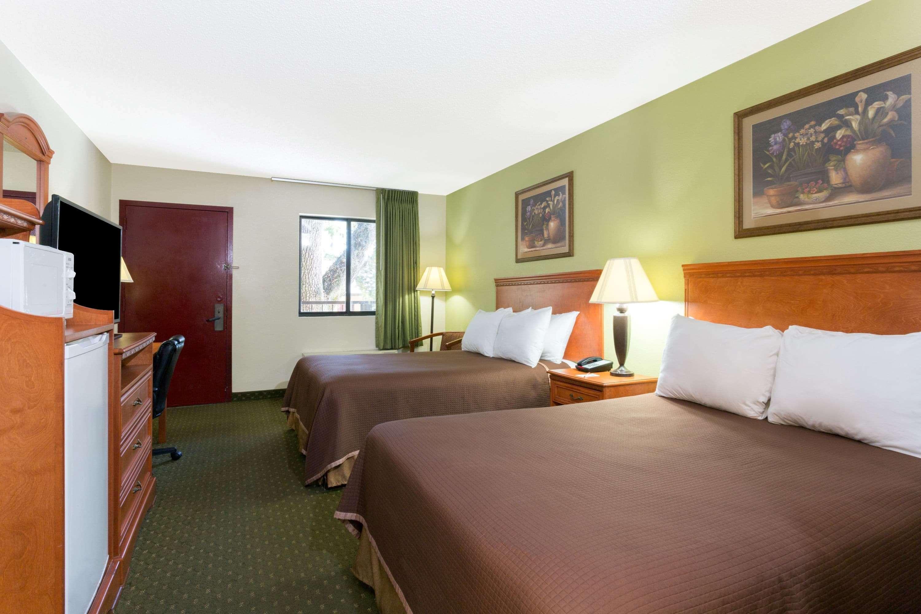 ฮาวเวิร์ด จอห์นสัน บาย วินด์แฮม ทัลลาแฮสซี Hotel แทลลาแฮสซี ภายนอก รูปภาพ