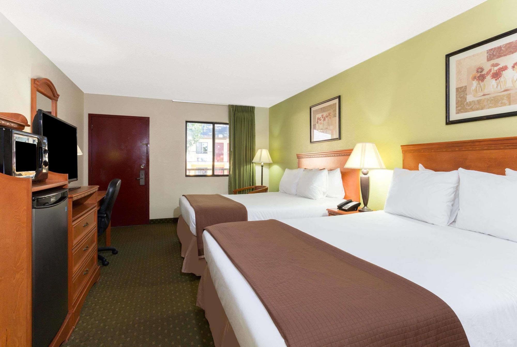 ฮาวเวิร์ด จอห์นสัน บาย วินด์แฮม ทัลลาแฮสซี Hotel แทลลาแฮสซี ภายนอก รูปภาพ