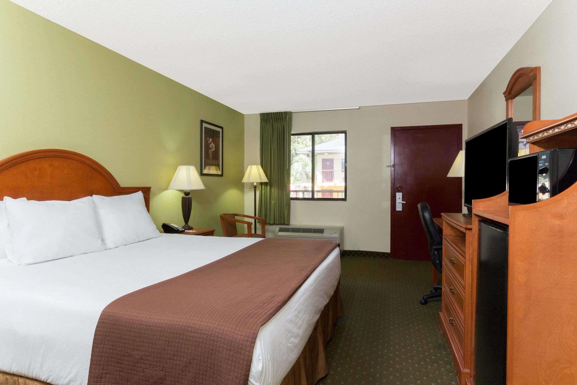 ฮาวเวิร์ด จอห์นสัน บาย วินด์แฮม ทัลลาแฮสซี Hotel แทลลาแฮสซี ภายนอก รูปภาพ